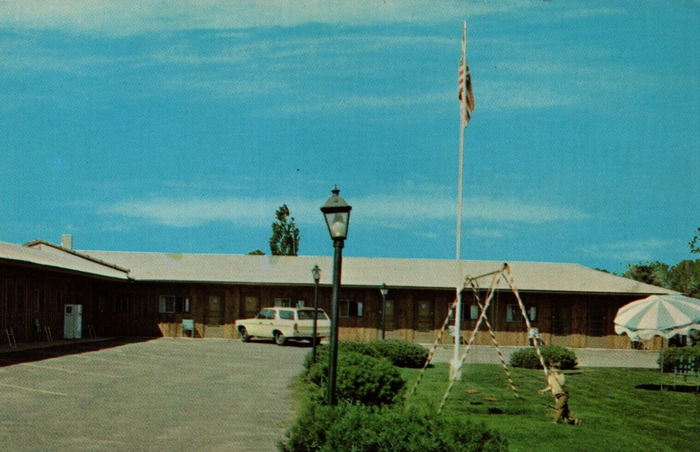 Aspen Motor Inn (Willing Motel) - Vintage Postcard